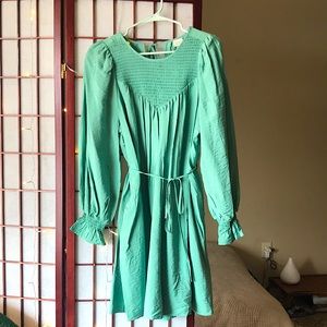 Women’s long sleeve tent dress w/pockets! Size small. Mint green. a new day